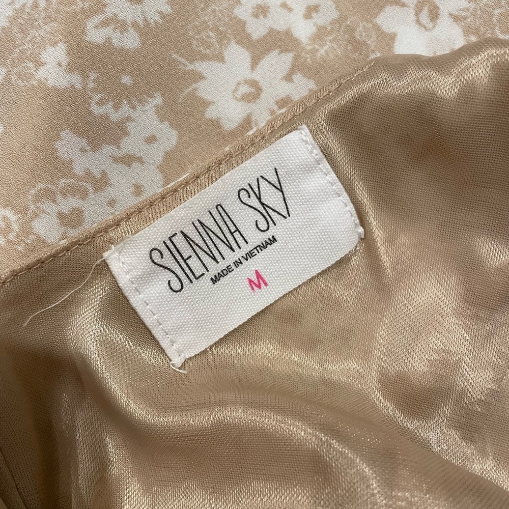 Sienna Sky Dress NWOT - Picture 6 of 7